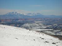 064-closer_view_of_mountains_and_Capital_Reef_NP