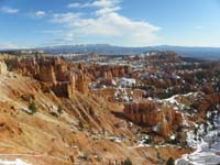 04-view_along_Rim_Trail_towards_Sunrise_Point