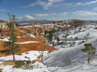 10-view_along_Queens_Garden-Navajo_Loop_trail-looking_east