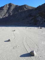 19-moving_rocks-looks_like_a_race_track-in_the_lead_is_rock_#1