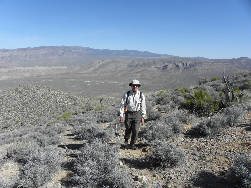 12-Dad_hiking_on_the_trail