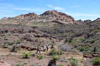 27-family_on_the_trail_through_Techatticup_Wash