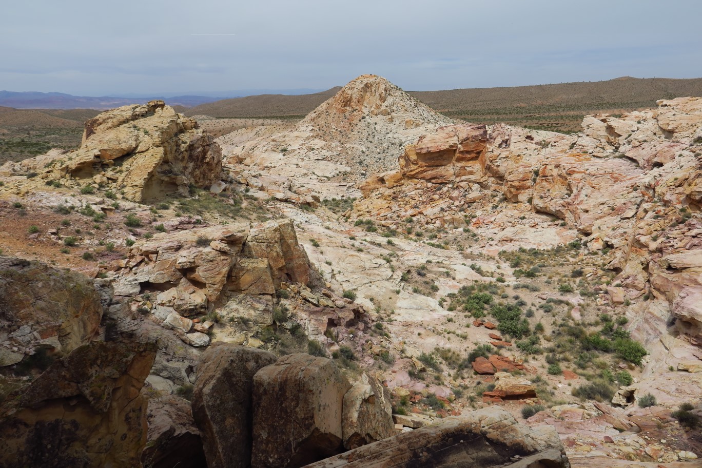 33-pretty_desert_scenery