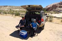 05-lunch_time_in_the_parking_lot-trunk_door_provides_much_desired_shade