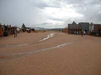 050-Hualapai_Western_Ranch-people_are_back_to_rim-time_for_lunch-1349pm