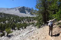 09-scenic_views_along_the_trail