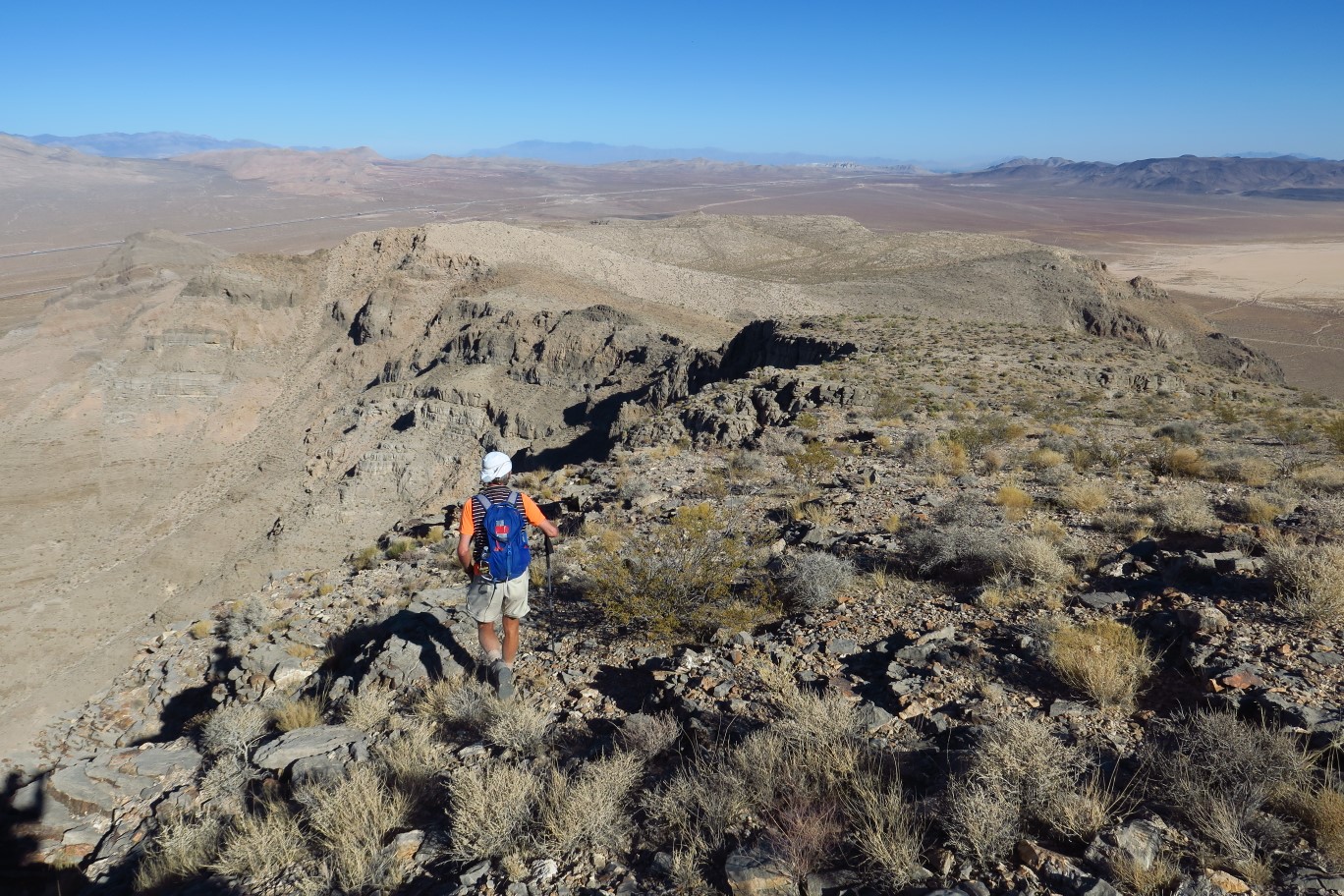 27-continuing_on_along_the_mesa