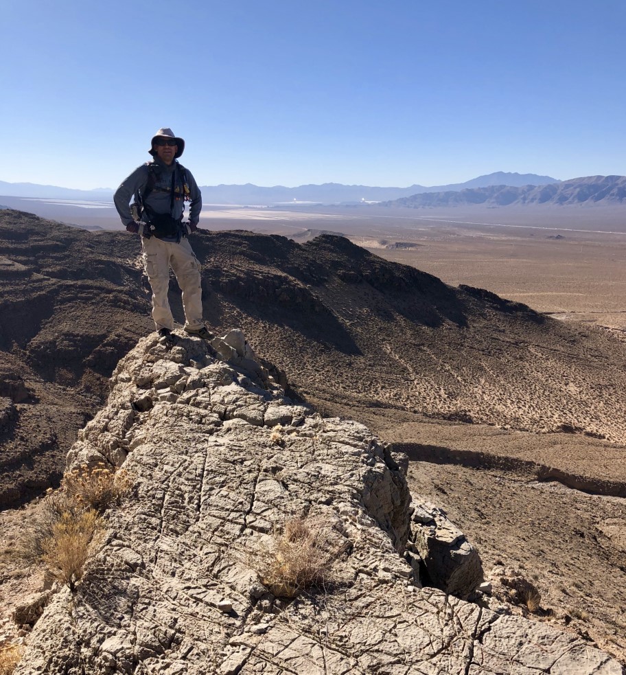 36-me_on_cliff_point-from_Laszlo