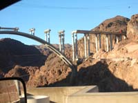 01-Nevada_side_of_the_bridge_from_the_Hoover_Dam_in_the_morning