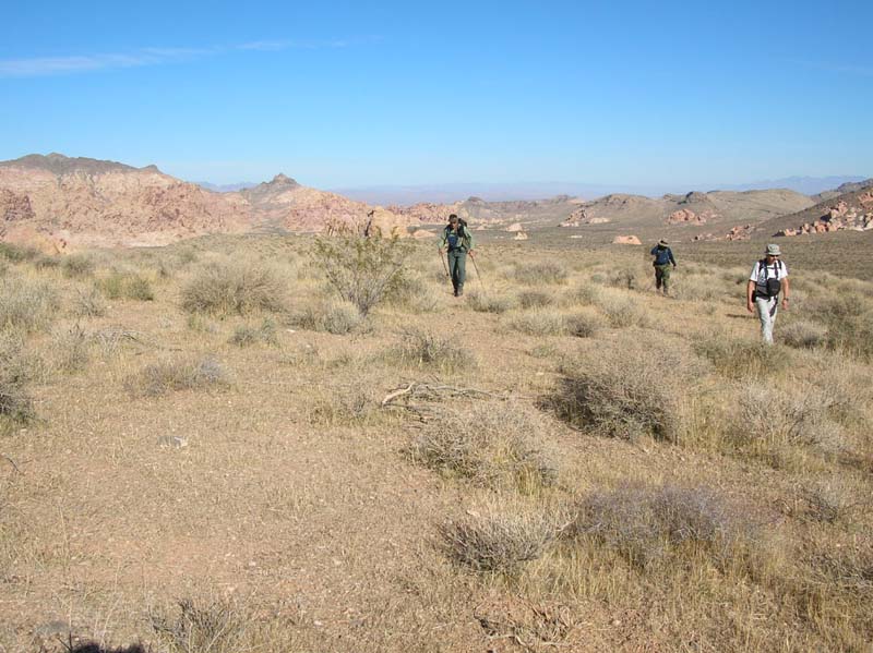09-Greg_Sacha_Jorge_trekking_across_the_desert