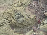 05-interesting_rock_formation_in_the_wash