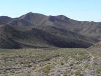 02-Peanut_Peak_from_Hwy_93-mile_marker_6_past_Hoover_Dam_bridge_NV-AZ_border