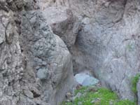 54-zoomed_view_of_chock_stones_to_climb_through