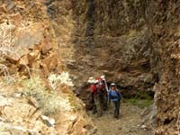 07-me,Ed,Luba_in_narrow_canyon_part_of_drainage-from_Laszlo