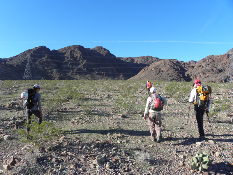 01-heading_into_Sheepbone_Canyon-Fabrienne,Luba,Bill,Ed-leading