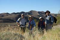 01-Laszlo,Rozi,Kenny,Daddy-Peanut_Peak_in_background-too_bad_camera_focused_on_grass