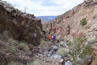 53-hiking_through_a_narrow_section-very_neat_wash