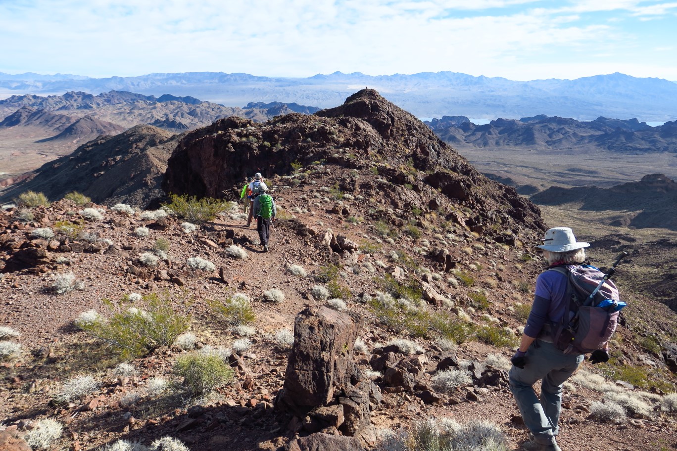 22-heading_towards_Tall_Cairn_Peak
