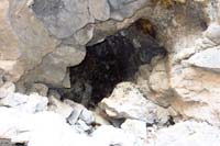 08-looking_inside_the_small_cave
