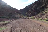 02-old_trailhead,so_amazed_no_trash_and_no_vehicles-heading_down_Gold_Strike_Canyon