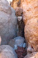 52-encountered_a_chock_stone_obstacle_where_someone_setup_an_anchor