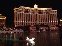 01-performance_starts_with_boat_ride_by_actor_across_lake