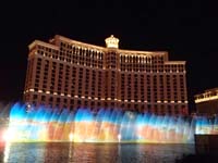06-Bellagio_fountains_with_laser_light_display
