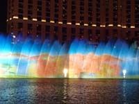 07-Bellagio_fountains_with_laser_light_display