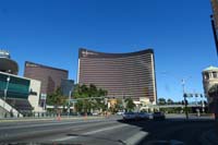 004-Encore_and_Wynn-virtually_empty_streets,no_crowds