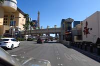 010-approaching_Flamingo_Rd-eerie_not_seeing_any_tourists