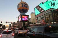 093-crowds_of_people_waiting_to_cross_the_road