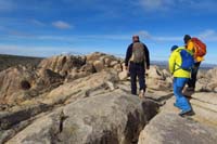 16-group_waundering_to_the_peak