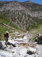 01-Dad_hiking_up_the_wash