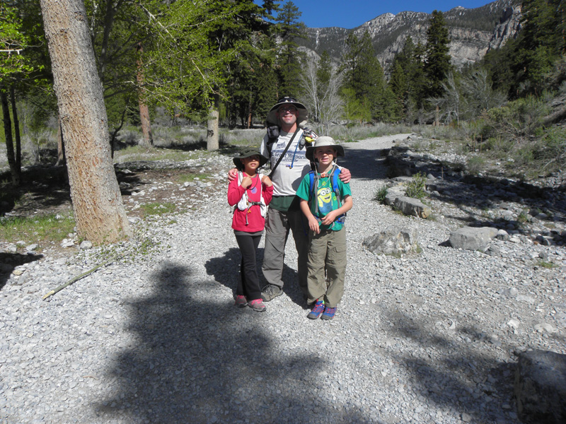 01-Daddy,Emma(friend),Kenny_at_Mary_Jane_Trailhead