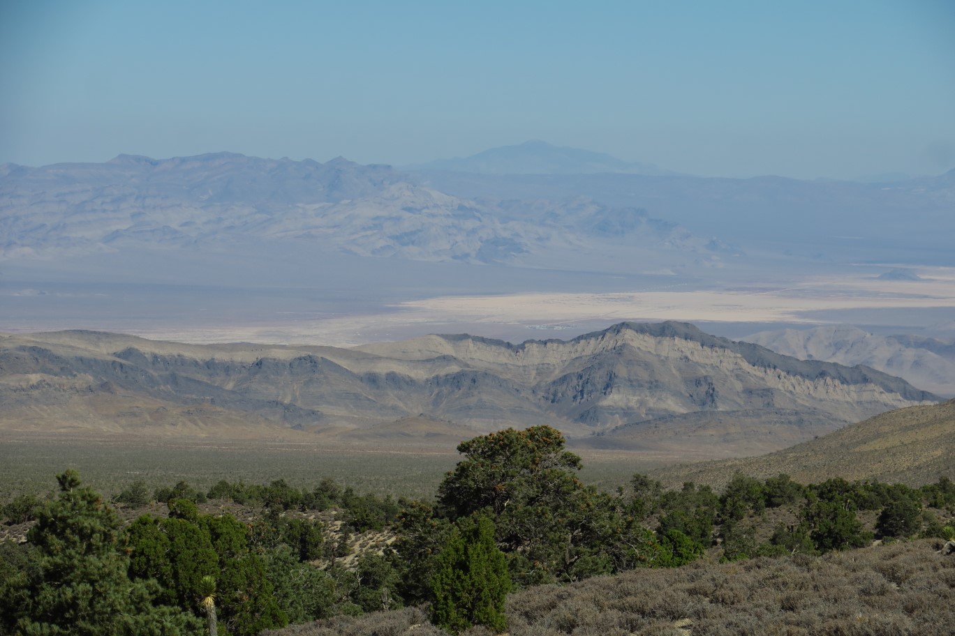 30-zoom_of_distant_desert_mountains