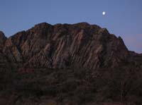 02-peak_to_the_left_of_Mt._Wilson_just_before_sunset_with_moon