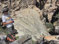 45-cairns_indicate_go_down_steep_section-difficult_until_bad-abort