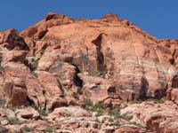 27-zoom_of_big_rock_slab_and_vegetation_below-travel_to_upper_left