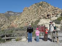 01-Veronica,Sarah,Kenny,Daddy_at_trailhead_with_peak_in_distance