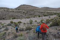 04-traipsing_through_the_desert_on_the_way_to_the_distant_peak