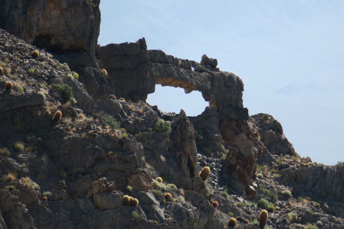 08-zoom_picture_of_a_limestone_arch