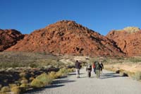 01-group_starting_the_hike_heading_that_way_from_Kraft_Mt_parking_lot