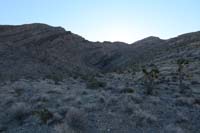 04-heading_towards_the_ridge-arches_to_L_on_peak_are_destination_later