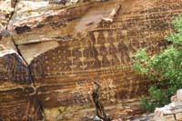66-lots_of_petroglyphs-set_at_top,then_down_to_left_for_more