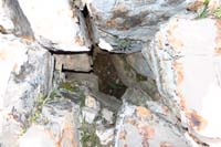 091-zoom_view_of_another_steam_vent