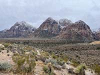 13-snowy_peaks_view_from_Pine_Creek_parking_lot