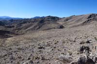 13-looking_S_from_ridgetop-Midridge_Peak_to_right-although_Pointed_Peak_in_center_looks_appealing_first-bad_call