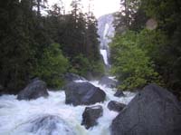 02-Vernal_Fall_from_foot_bridge_in_morning