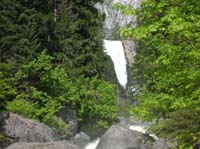 80-close_up_of_Vernal_Fall_from_foot_bridge_in_afternoon