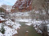 10-views_down_river_from_bridge_for_Angels_Landing_Trail